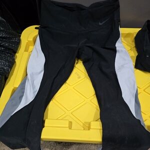 High waisted Nike Capri leggings